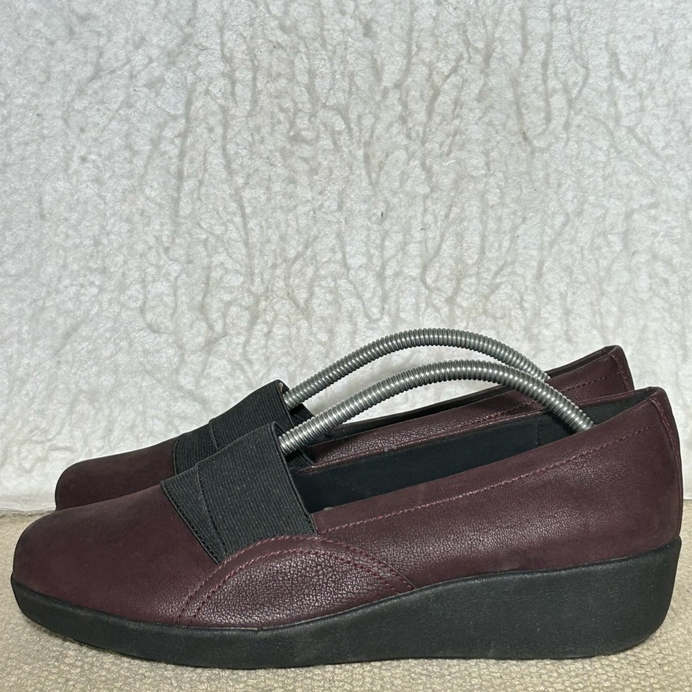 Easy Spirit Womens Maroon Kaleo 3 Comfortable Wedge Heel Loafer Shoes SZ 9.5W - Picture 2 of 11